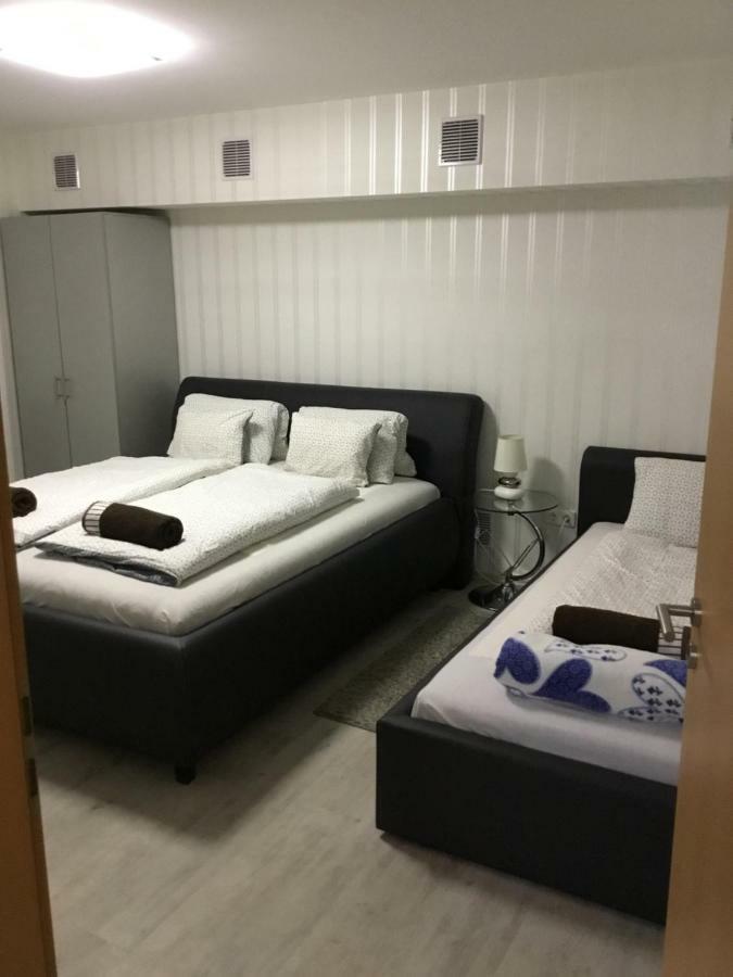 Varkerulet Apartman Sarvar Exterior photo