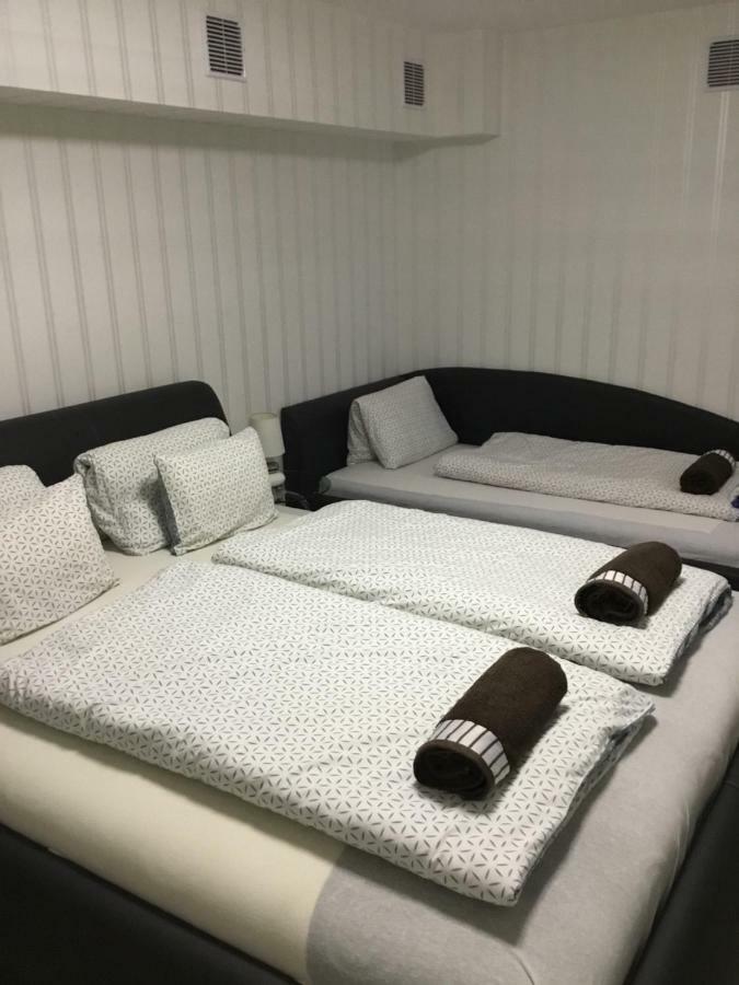 Varkerulet Apartman Sarvar Exterior photo